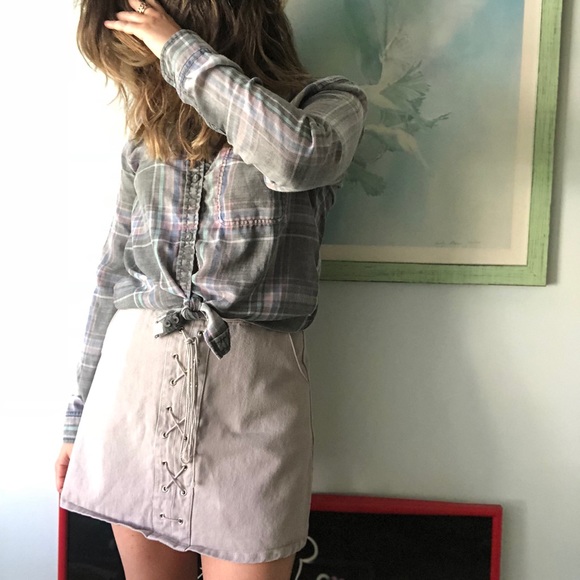 Sadie & Sage Dresses & Skirts - Sadie & Sage Lilac mauve tie up mini skirt